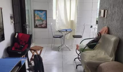 Apartamento com reforma recente a venda em Afogados