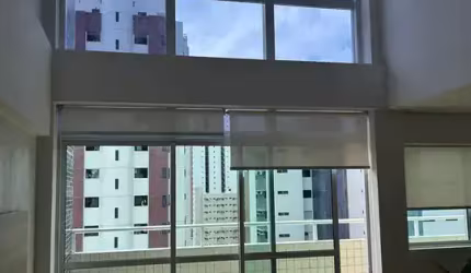 Cobertura em prédio moderno