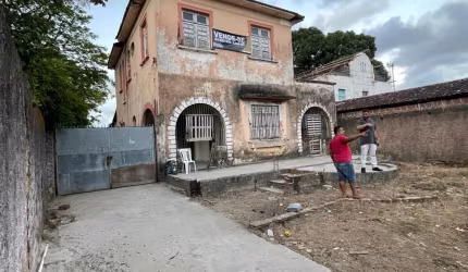 CASA NA AVENIDA JOSE RUFINO