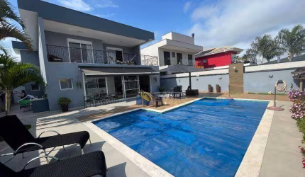 SOBRADO à VENDA no INTERIOR a 80KM de SÃO PAULO, com 4 Suítes, Piscina, Área  Gourmet em CONDOMÍNIO FECHADO VALE DAS ÁGUAS em BRAGANÇA PAULISTA!