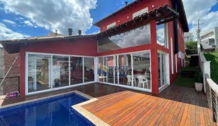 SOBRADO à VENDA com 3 SUÍTES, PISCINA, ÁREA GOURMET INTEGRADA no CONDOMÍNIO TIPO CLUBE VALE DAS ÁGUAS em BRAGANÇA PAULISTA!!