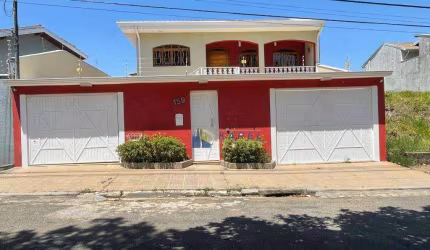 CASA TÉRREA com 3 DORMITÓRIOS, AMPLO QUINTAL à VENDA no JARDIM AMÉRICA em BRAGANÇA PAULISTA!!