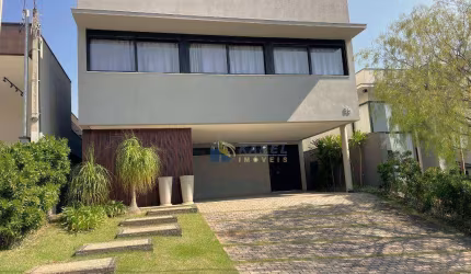 SOBRADO para VENDA ou LOCAÇÃO com 3 Suítes, Área Gourmet Integrada, Quintal com Jardim e Jacuzzi em CONDOMÍNIO FECHADO EUROVILLE 2 em BRAGANÇA PTA