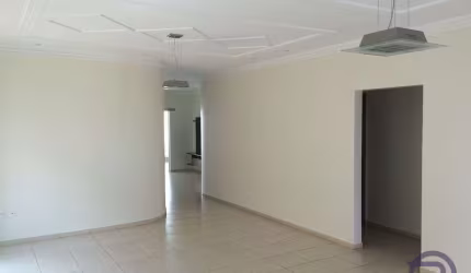 Casa à venda no bairro Jardins Madri em Goiânia/GO