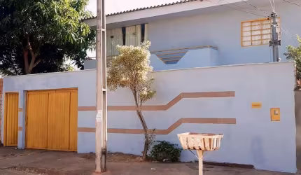 Casa à venda no bairro Centro - Abadia de Goiás/GO