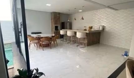 Casa moderna em condomínio fechado