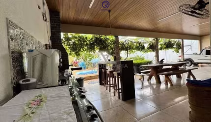 Casa com piscina p-Jeferson