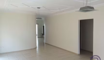 Casa à venda no bairro Jardins Madri em Goiânia/GO