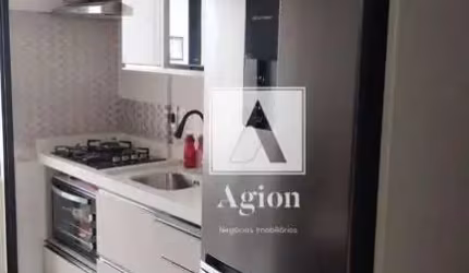 Apartamento Mobiliado com 2 Quartos e Churrasqueira