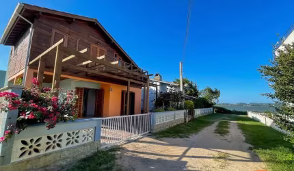 Casa com 2 quartos à venda na Alto Arroio, 311, Alto Arroio, Imbituba, 150 m2 por R$ 550.000