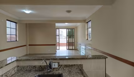 LINDA CASA PARA MORADIA OU COMERCIAL