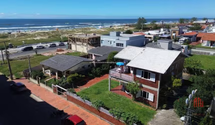 Casa com 4 dormitórios à venda, 200 m² por R$ 1.100.000 - Centro - Balneário Gaivota/SC