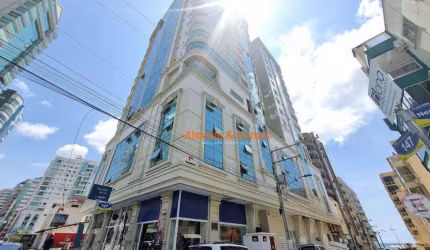Apartamento quadra mar com 3 suítes à venda, 136 m² por R$ 2.300.000 - Centro - Itapema/SC