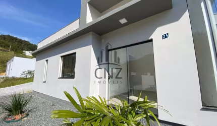 Excelente oportunidade: Casa à venda em Brusque-SC, bairro Limeira Baixa, 3 quartos, 1 suíte, 2 salas, 2 vagas, 124m².