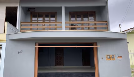 Imperdível oportunidade: Casa à venda em Brusque-SC, Santa Terezinha, 4 quartos, 2 banheiros, 2 vagas, 133m²!