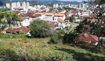 Terreno à venda em Brusque-SC, bairro Steffen, com 494m² de área! Aproveite essa oportunidade única!