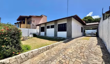 Casa Plana à venda no Parque Manibura de 276m² e 4 dormitórios R$ 895.000