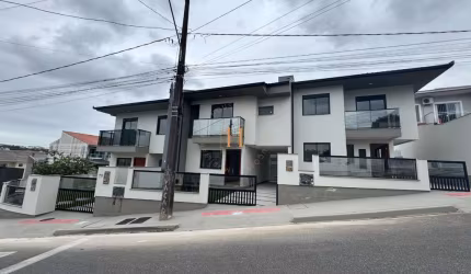 Casa com 3 quartos à venda na Rua José Francisco Junkes, 75, Potecas, São José por R$ 535.000