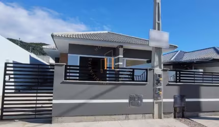 Casa com 2 quartos à venda na Maria Saturnina De Jesus, 10, Forquilhas, São José por R$ 378.000