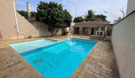 Casa com 3 dormitórios à venda, 207 m² por R$ 870.000,00 - Jardim Maria Augusta - Taubaté/SP