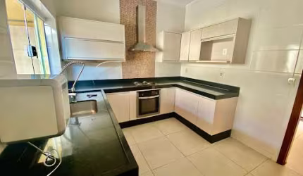 Casa com 4 dormitórios, 240 m² - venda por R$ 675.000,00 ou aluguel por R$ 3.765,00/mês - Vila São Geraldo - Taubaté/SP