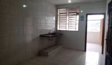 Casa com 2 dormitórios para alugar por R$ 2.020/mês - Jardim Do Sol - Taubaté/SP