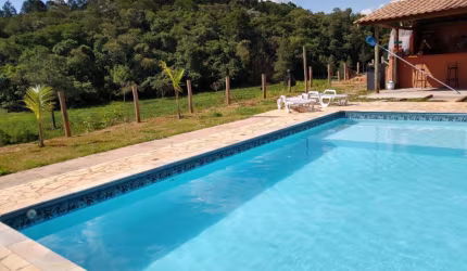 belissima chácara a 15 KM. de Igaratá , com piscina
