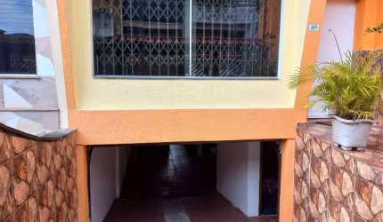 Sobrado com 3 dormitórios à venda, 234 m² por R$ 650.000,00 - Jardim Guapituba - Mauá/SP