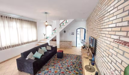 Sobrado com 4 dormitórios à venda, 283 m² por R$ 850.000,00 - Vila Assis Brasil - Mauá/SP