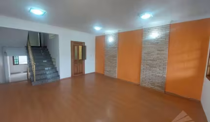 Sobrado com 3 dormitórios à venda, 258 m² por R$ 658.000,00 - Vila Nossa Senhora das Vitórias - Mauá/SP