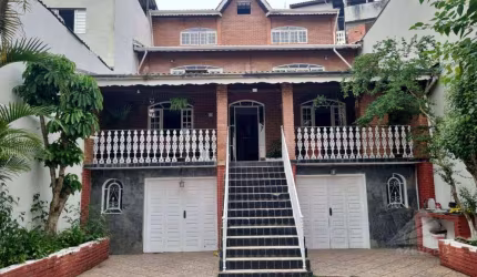 Casa com 3 dormitórios para alugar, 350 m² por R$ 7.000,00/mês - Matriz - Mauá/SP