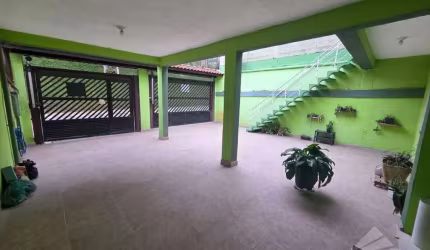 Sobrado com 4 dormitórios à venda, 253 m² por R$ 980.000,00 - Vila Emílio - Mauá/SP