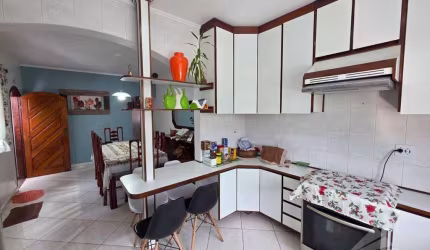 Sobrado com 3 dormitórios à venda, 209 m² por R$ 780.000,00 - Vila Bocaina - Mauá/SP