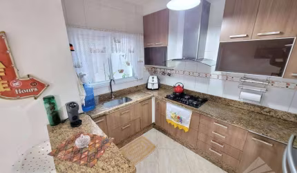 Sobrado com 3 dormitórios à venda, 198 m² por R$ 1.050.000,00 - Parque São Vicente - Mauá/SP