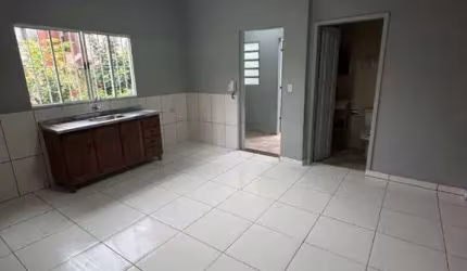 Casa com 1 dormitório para alugar, 40 m² por R$ 1.050,00/mês - Vila Emílio - Mauá/SP