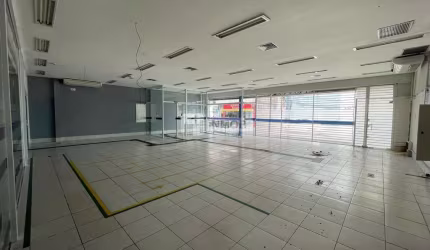 Loja para locação no Centro de Taubaté/SP.