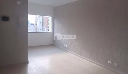 Sala Comercial à Venda e Locação na Esplanada Independência, Taubaté
