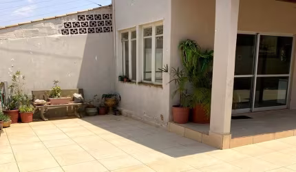 NA QNF 08 - BAIXOU !!! CASA DE 02 QUARTOS COM SALÃO DE BELEZA MONTADO