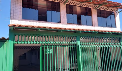 SOBRADO NA QNL 12 **BAIXOU**  ***INVESTIDOR***  PRÓXIMO A FEIRA PERMANENTE !!!!