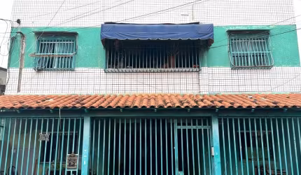 VENDO PRÉDIO BEM LOCALIZADO NO RECANTO DAS EMAS.