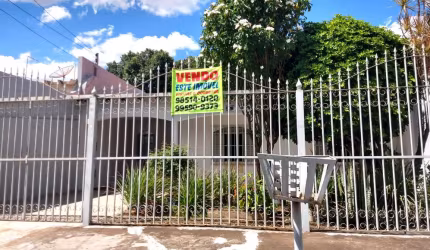 BAIXOU !! VENDO NA QND 59 ESTA CASA EM LOCALIZAÇÃO ÍMPAR .