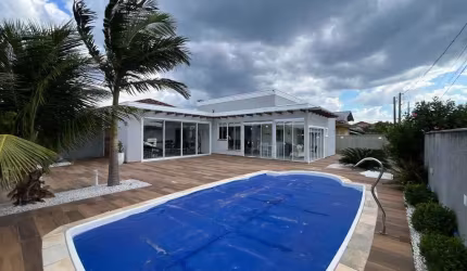 Casa com Piscina a 100 Metros do Mar - Barra do Sai