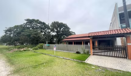 Casa com 3 quartos à Venda, Rainha do Mar - Itapoá