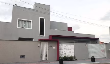 Sobrado Residencial com Ponto Comercial Á 550M Do Mar