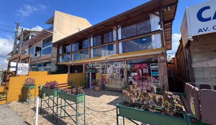 Casa com Loja Comercial na Avenida Celso Ramos