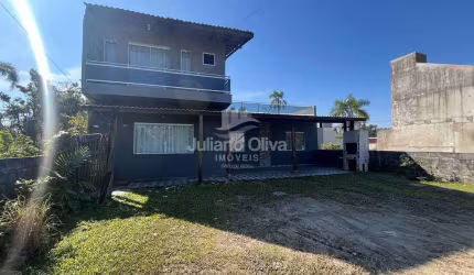 Casa com 3 quartos na entrada de Itapoá, Barra do Saí - Itapoá
