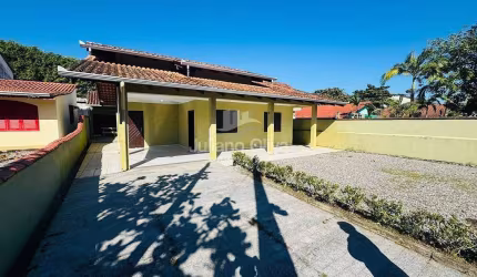 Casa á 140 metros da Terceira Pedra, Itapema do Norte - Itapoa?