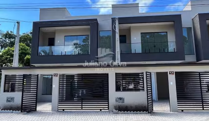 Sobrados a 250 metros da praia, com suíte - Itapoá/SC
