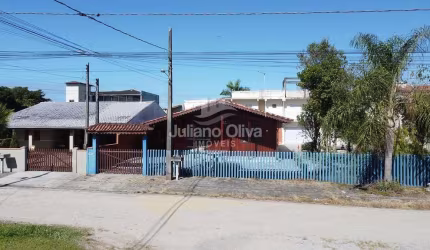 Casa com 3 quartos à Venda, Barra do Saí - Itapoá
