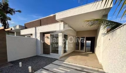 Casa à Venda em Ótima Localização, Barra do Saí - Itapoá